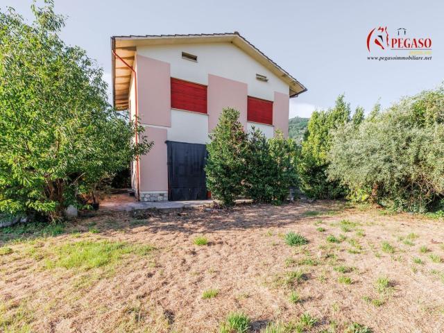 Villetta indipendente in vendita di 178 m² in Via degli Orti