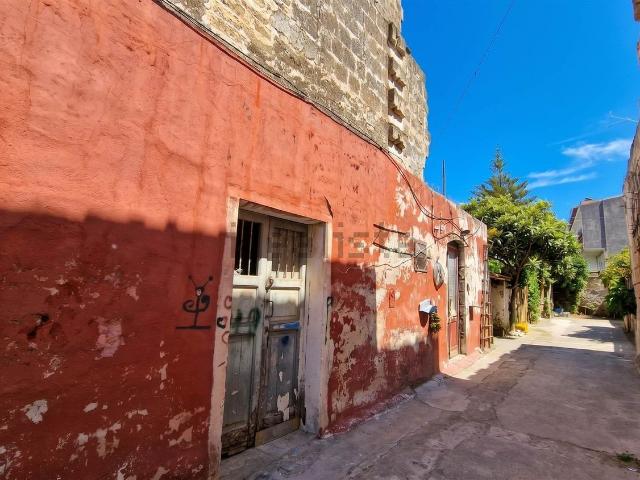 Villetta indipendente in vendita di 178 m² in Via E. Liguori