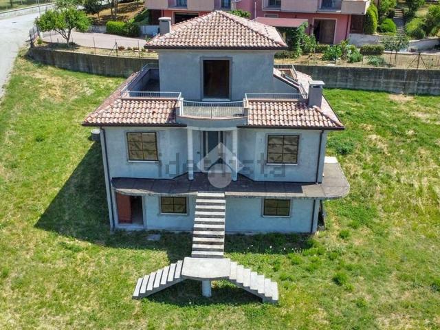 Villetta indipendente in vendita di 178 m² in Via Montello
