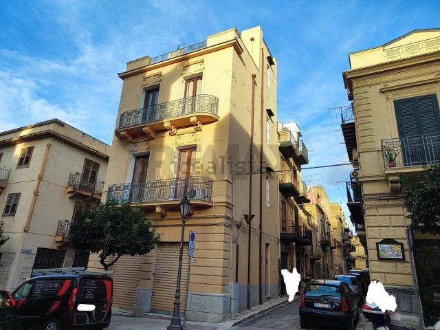 Villetta indipendente in vendita di 178 m² in Via Tornatore, 1