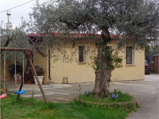 Villetta indipendente in vendita di 178 m² in Contrada Colle Freddo, 11