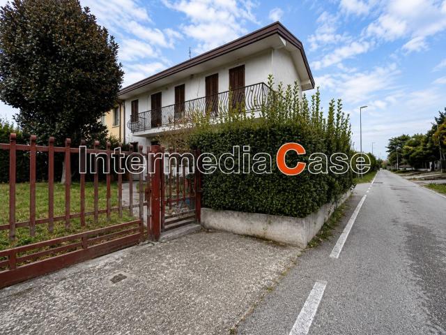 Villetta indipendente in vendita di 180 m²