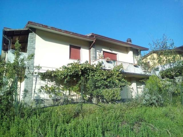 Villetta indipendente in vendita di 180 m² in Via Colletto