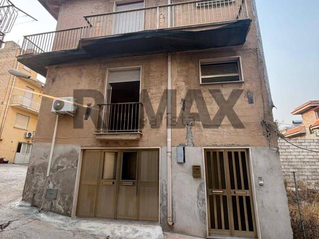 Villetta indipendente in vendita di 180 m² in Via Caracciolo, 128