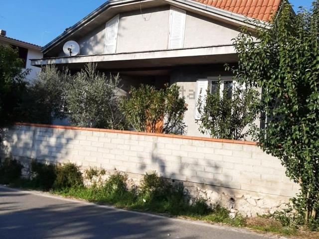 Villetta indipendente in vendita di 180 m² in Via Cartiera