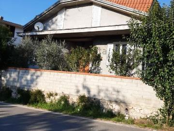 Villetta indipendente in vendita di 180 m² in Via Cartiera