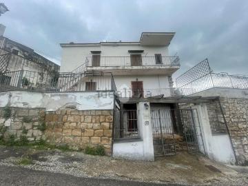 Villetta indipendente in vendita di 180 m² in Via Castel Cicala, 42