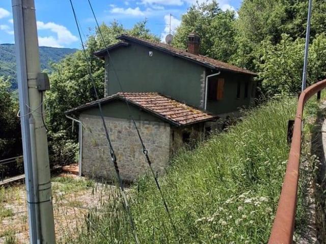 Villetta indipendente in vendita di 180 m² in Via Cerreto, 12
