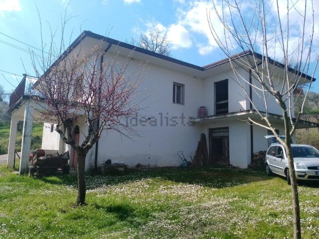 Villetta indipendente in vendita di 180 m² in Via Angotti