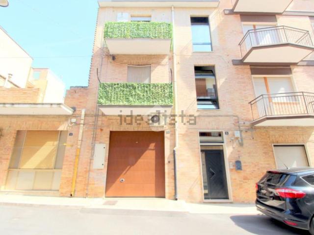 Villetta bifamiliare in vendita di 90 m² in Via Arturo Labriola, 3