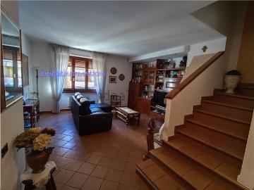 Villetta indipendente in vendita di 180 m² in Via Armido Cipriani