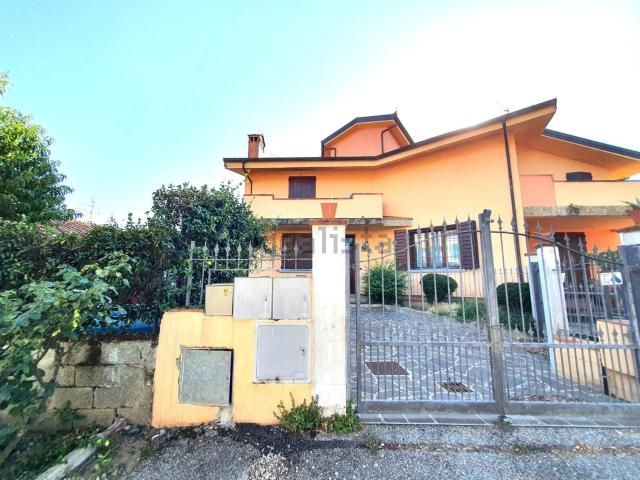 Villetta indipendente in vendita di 180 m² in Via Baccheretana, 356