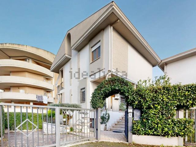Villetta indipendente in vendita di 180 m² in Via Bernardino Giovannelli, 5