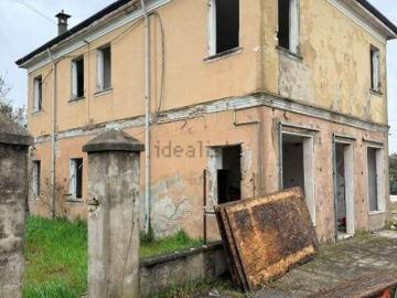 Villetta indipendente in vendita di 180 m² in Via G. Garibaldi