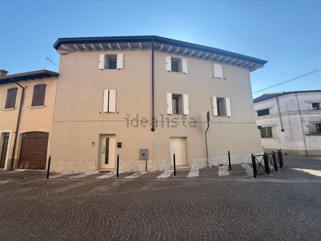 Villetta indipendente in vendita di 180 m² in Via Giuseppe Garibaldi