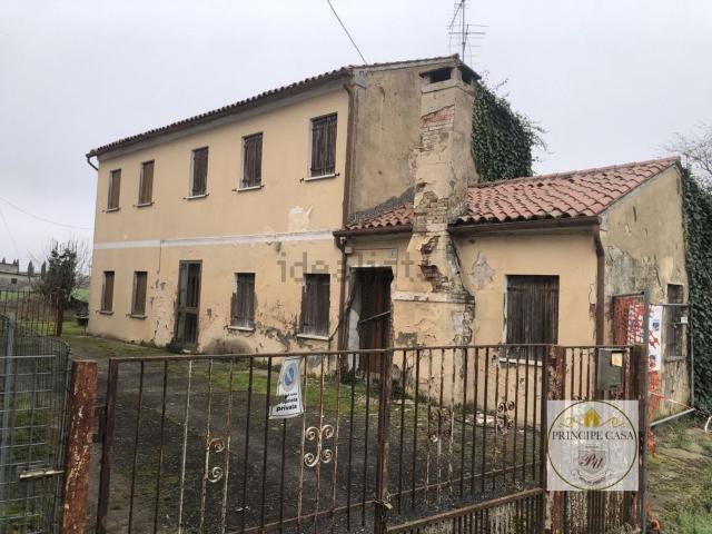 Villetta indipendente in vendita di 180 m² in Via Dante Alighieri