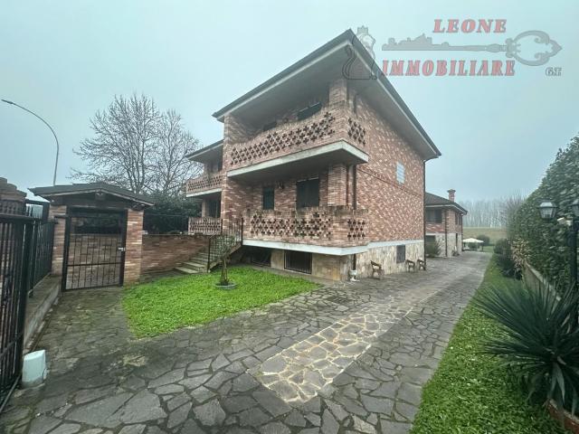 Villetta indipendente in vendita di 180 m² in Via dei Caduti, 6