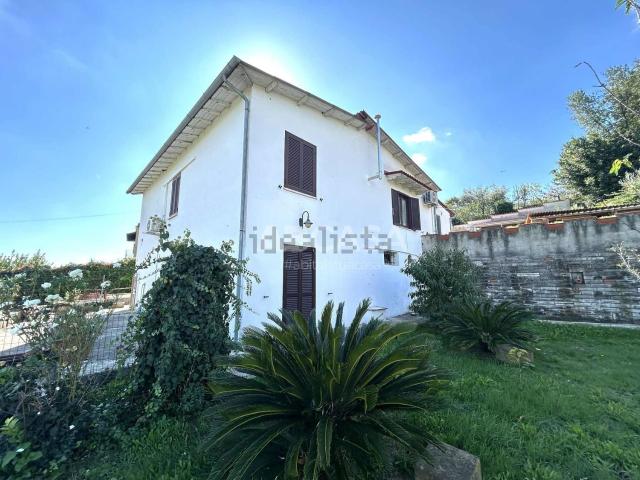 Villetta indipendente in vendita di 180 m² in Via del Marco Finlandese