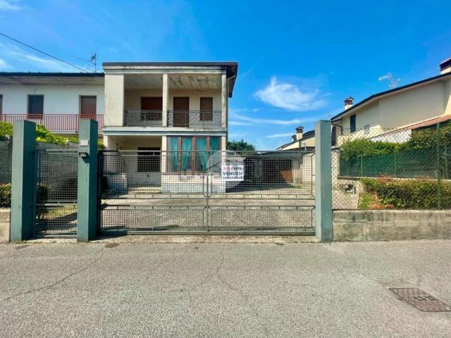 Villetta indipendente in vendita di 180 m² in Via del Pendolo, 3
