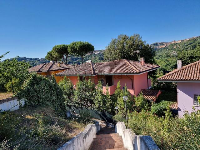 Villetta indipendente in vendita di 180 m² in Via della Treggia, 41