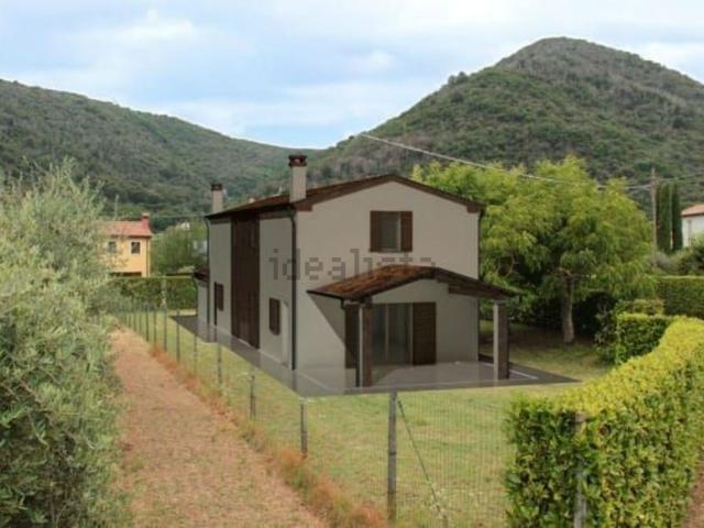 Villetta indipendente in vendita di 180 m² in Via Diana