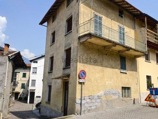 Villetta indipendente in vendita di 180 m² in Via Eliseo Fumagalli, 17