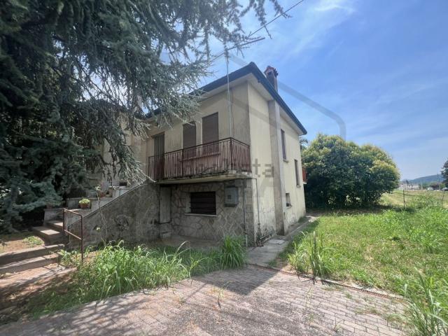 Villetta indipendente in vendita di 180 m² in Via F.lli Cervi