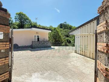 Villetta indipendente in vendita di 180 m² in Via Fontana, 8