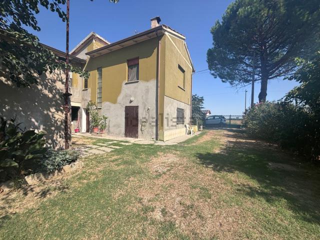 Villetta indipendente in vendita di 180 m² in Via Fiora, 30