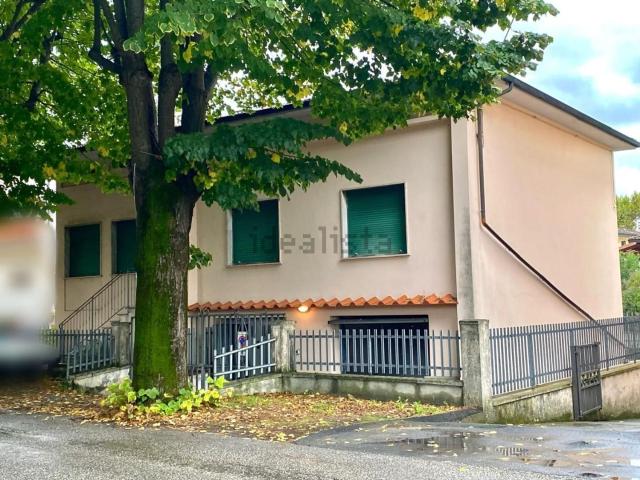 Villetta indipendente in vendita di 180 m² in Via Francesca Sud