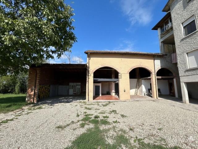 Villetta indipendente in vendita di 180 m² in Via I. Newton