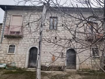 Villetta indipendente in vendita di 180 m² in Via Lozzano