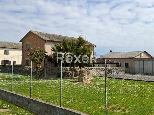 Villetta indipendente in vendita di 180 m² in Via Lombardia
