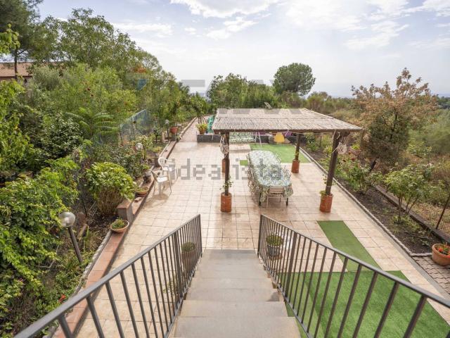 Villetta indipendente in vendita di 180 m² in Via Mongibello, 26