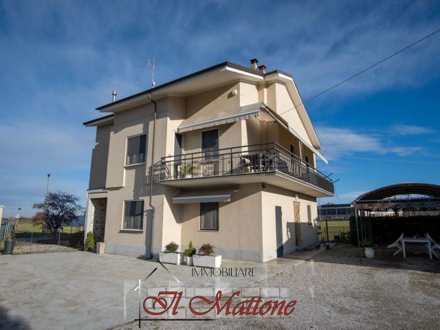 Villetta indipendente in vendita di 180 m² in Via Monsola, 85