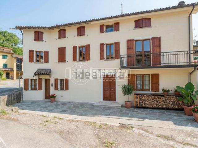 Villetta indipendente in vendita di 180 m² in Via Matildica, 38
