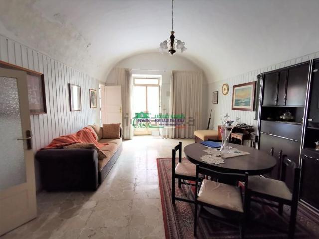 Villetta indipendente in vendita di 180 m² in Via Maddalena Umberto