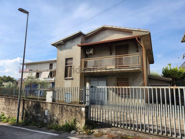 Villetta indipendente in vendita di 180 m² in Via Madonna degli Angeli, 14
