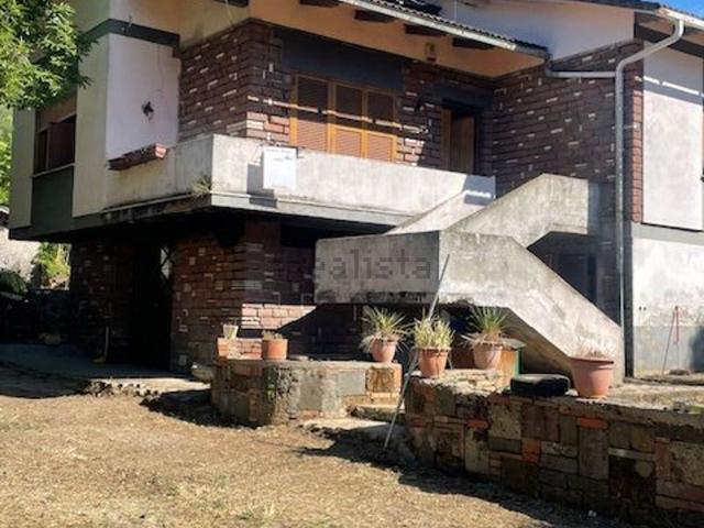 Villetta indipendente in vendita di 180 m² in Via Malatesta