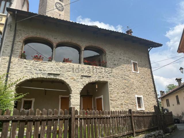 Villetta indipendente in vendita di 180 m² in Via Martiri della Libertà, 2