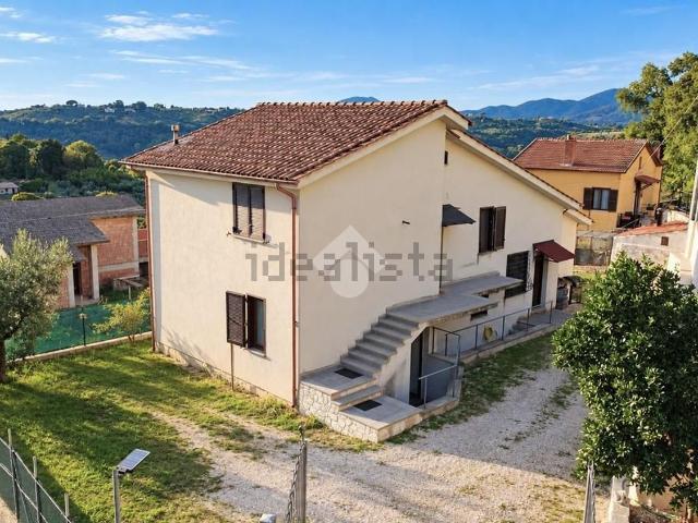 Villetta indipendente in vendita di 180 m² in Via Meleta