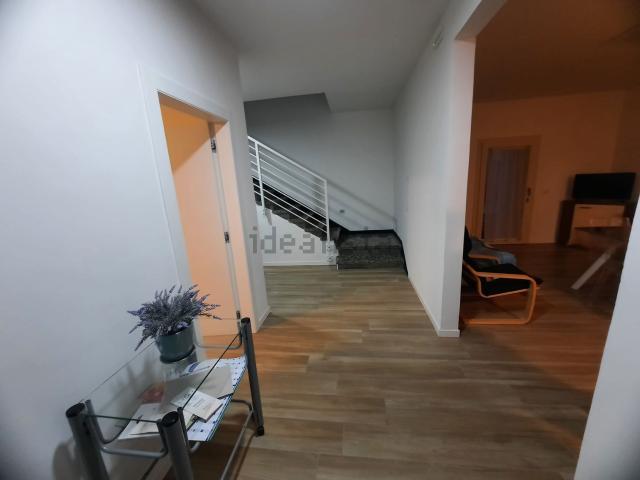 Villetta indipendente in vendita di 180 m² in Via Nicolas Poussin