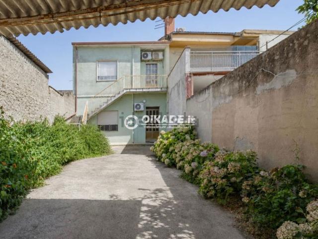 Villetta indipendente in vendita di 180 m² in Via San Leone, 32