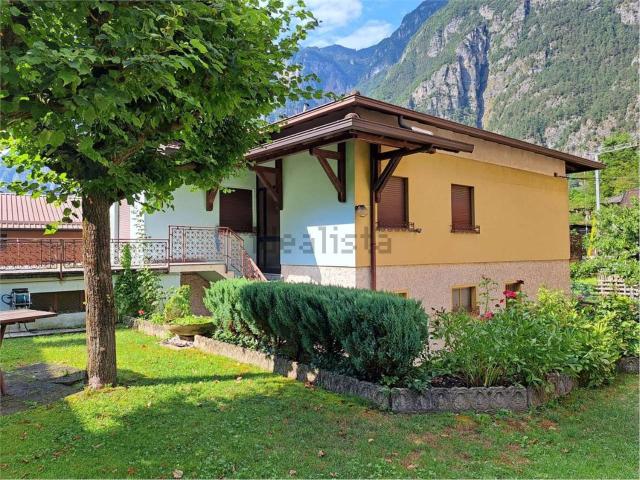 Villetta indipendente in vendita di 180 m² in Via San Rocco, 11