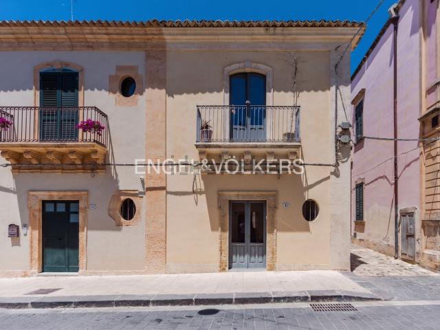 Villetta indipendente in vendita di 180 m² in Via Sergio Sallicano, 66