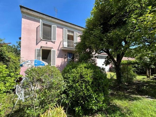 Villetta indipendente in vendita di 180 m² in Via Silva