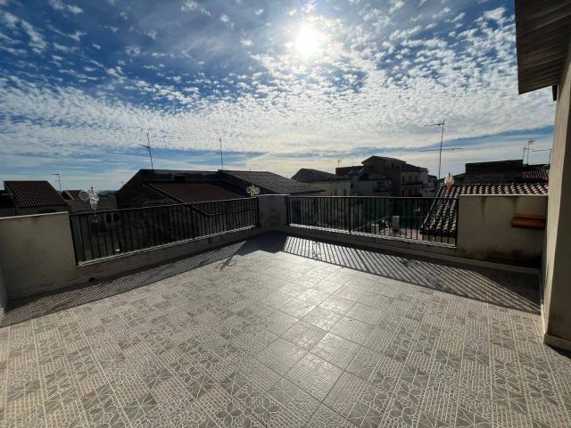 Villetta indipendente in vendita di 180 m² in Via Siracusa