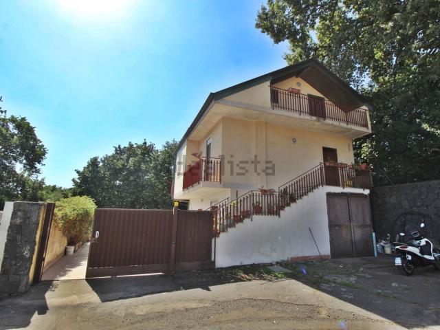 Villetta indipendente in vendita di 180 m² in Via Spirito Santo