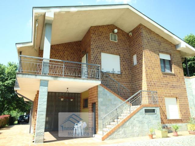 Villetta indipendente in vendita di 180 m² in Via Stradale per Asti, 16