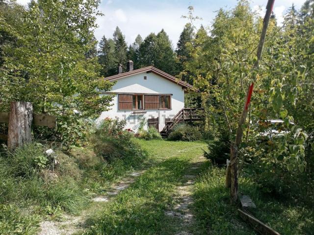 Villetta indipendente in vendita di 180 m² in Via Patrona degli Sciatori